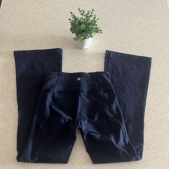 Lululemon Sz 4 Groove Pant Flare *Full-On Luon (super thick) True Navy (hemmed) - Picture 10 of 16